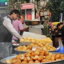 广东一点点奶茶店喝出蟑螂腿，食品安全警钟再响