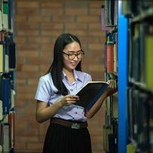 中国女子与菲律宾籍丈夫在泰国坠亡，跨国婚姻的悲剧与反思